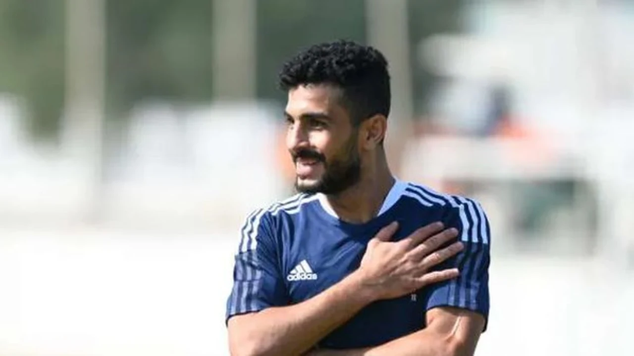 محمد شريف يحتاج دعم الجماهير لمواجهة تذبذب مستواه، وفقًا لأيمن أشرف